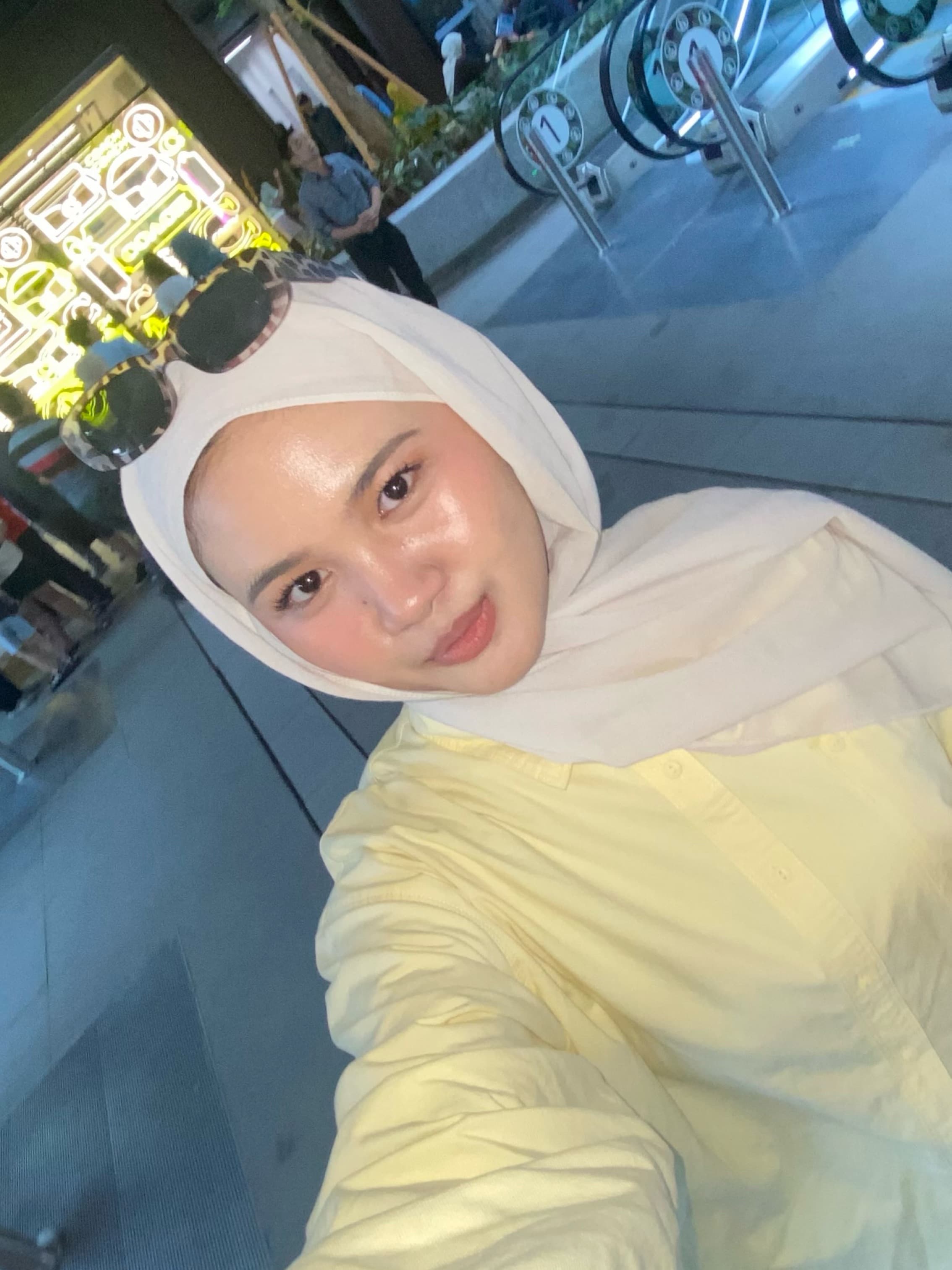Ismi Maulidia - Beauty Creator Spesialis Oily Skin Indonesia